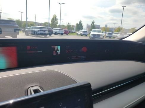 Certified 2024 Lincoln Nautilus Premier AWD/4WD image 33
