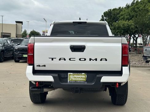Used 2024 Toyota Tacoma TRD Off-Road AWD/4WD image 4