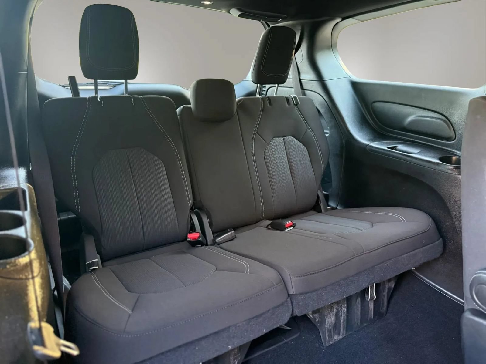 Used 2024 Chrysler Pacifica Touring FWD image 20