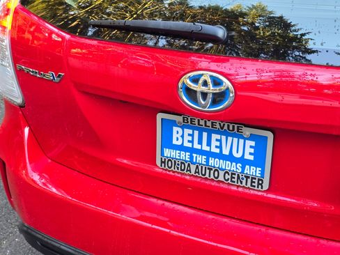 Used 2016 Toyota Prius V Five image 13