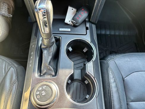 Used 2017 Ford Explorer XLT w/ Equipment Group 202A image 23
