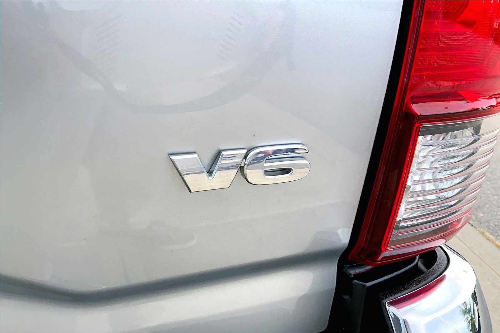 Used 2023 Toyota Tacoma SR5 AWD/4WD image 9