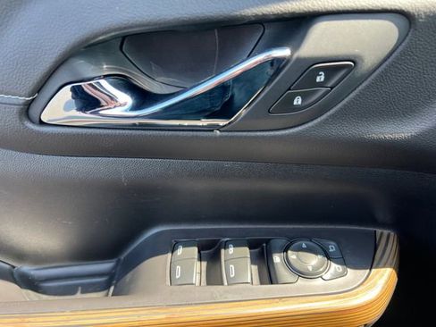 Used 2019 GMC Acadia SLE FWD image 19