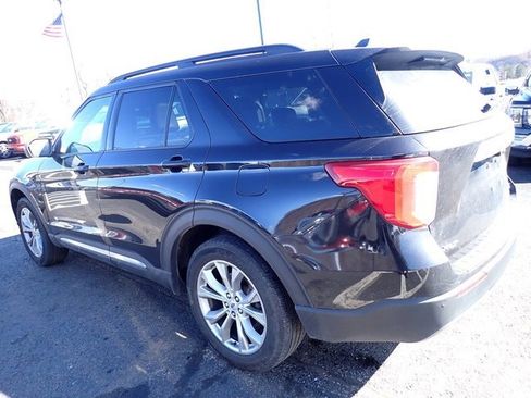 Used 2023 Ford Explorer XLT w/ Equipment Group 202A image 5