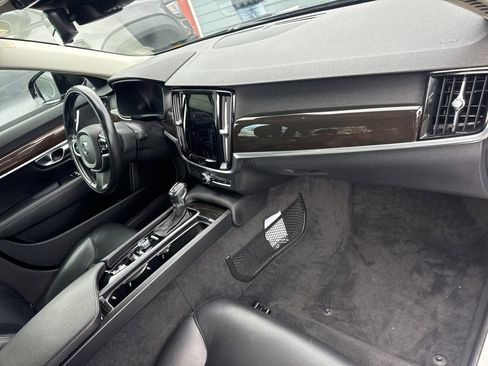 Used 2018 Volvo S90 T5 Momentum w/ Convenience Package image 12
