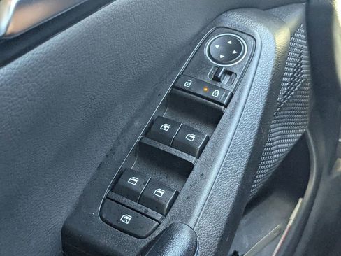 Used 2021 Kia Seltos S image 23