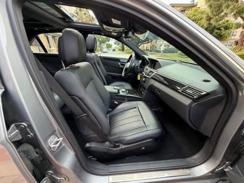 Used 2010 Mercedes-Benz E 550 Sedan image 49