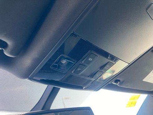 Used 2016 Volkswagen Golf R 4-Door image 27