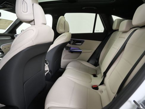 New 2026 Mercedes-Benz GLC 300 4MATIC image 9
