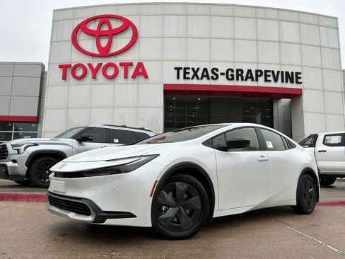 New 2026 Toyota Prius Plug-In Hybrid FWD image 2