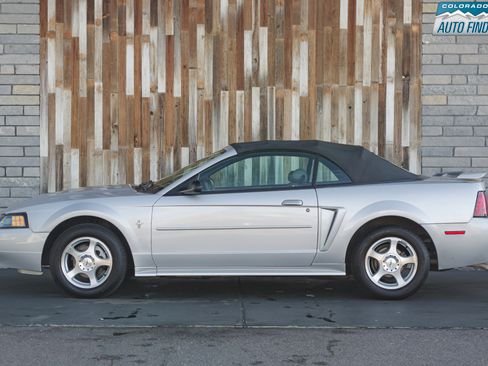 Used 2003 Ford Mustang Convertible image 4