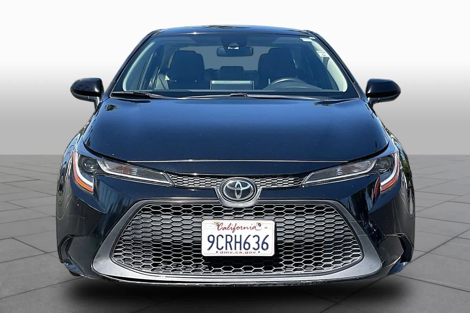Used 2020 Toyota Corolla LE FWD image 3