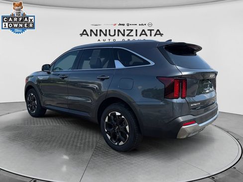 Certified 2024 Kia Sorento S AWD/4WD image 3