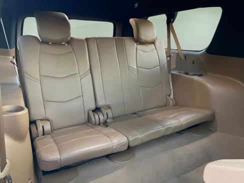 Used 2017 Cadillac Escalade ESV Platinum image 37