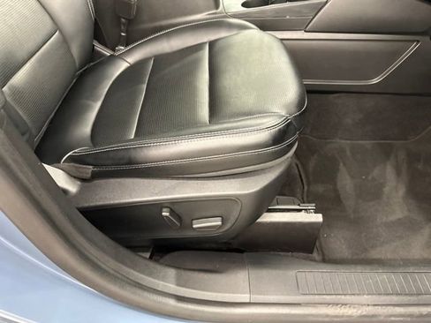 Certified 2025 Ford Escape Platinum image 11