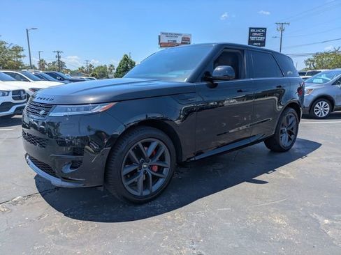 Used 2024 Land Rover Range Rover Sport Dynamic SE AWD/4WD image 9