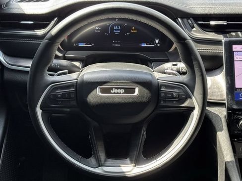 Used 2022 Jeep Grand Cherokee L Limited w/ Black Appearance Package RWD image 13
