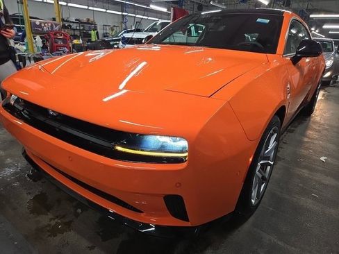 Used 2025 Dodge Charger R/T Scat Pack w/ Track Pack image 1