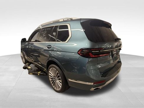 Certified 2024 BMW X7 xDrive40i AWD/4WD image 4