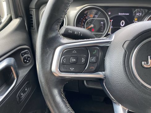 Used 2022 Jeep Wrangler Unlimited Sahara AWD/4WD image 19