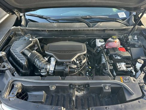 Used 2022 GMC Acadia SLT FWD image 26