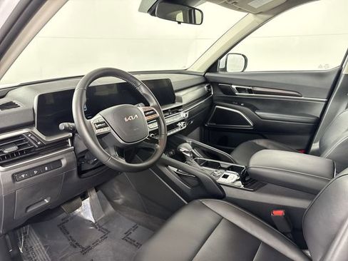 Used 2024 Kia Telluride LX image 4