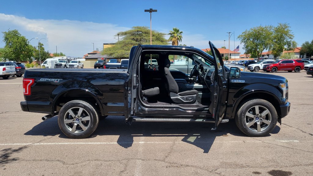Used 2017 Ford F150 XLT w/ Equipment Group 302A Luxury AWD/4WD image 24