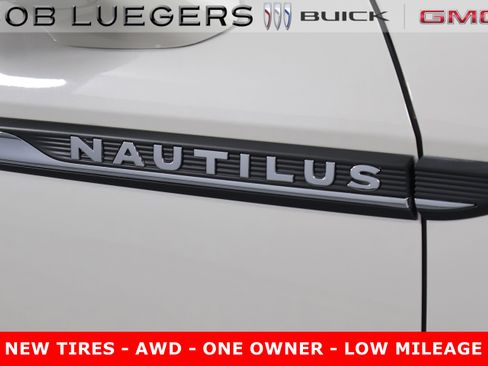 Used 2022 Lincoln Nautilus Reserve image 3