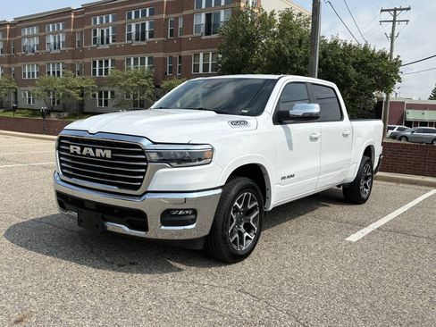 Used 2026 RAM 1500 Laramie AWD/4WD image 40