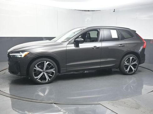 Used 2023 Volvo XC60 B6 Ultimate w/ Protection Package Premier image 4