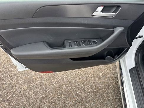 Used 2016 Hyundai Sonata Sport w/ Option Group 02 image 6
