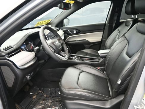 Used 2025 Jeep Compass Limited AWD/4WD image 16