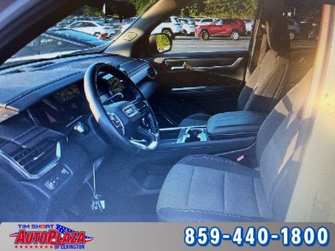 Used 2025 GMC Acadia Elevation FWD image 9