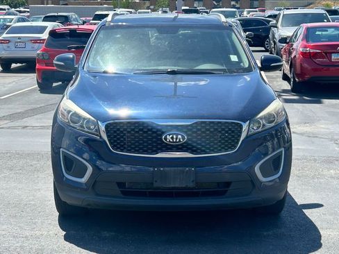 Used 2018 Kia Sorento LX AWD/4WD image 9