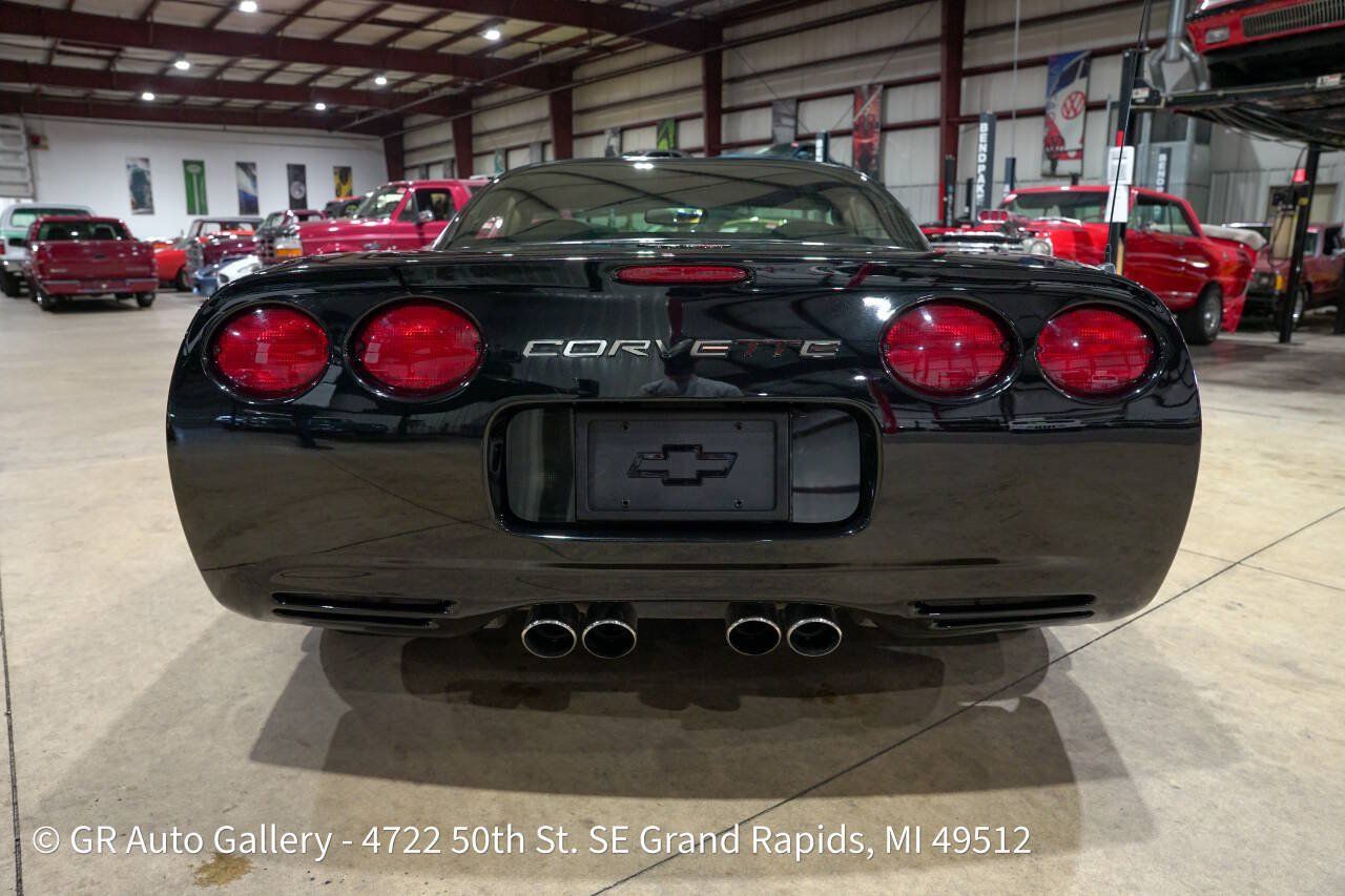 Used 1999 Chevrolet Corvette Coupe RWD image 7
