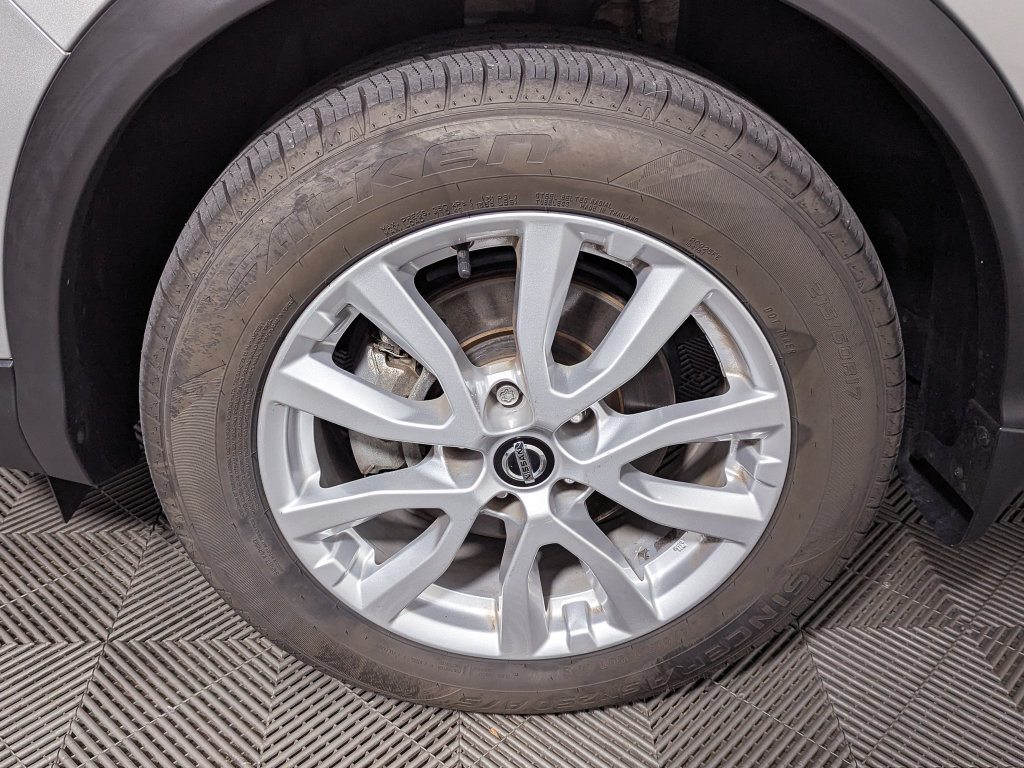 Used 2022 Nissan Rogue Sport SV w/ Technology Package FWD image 44