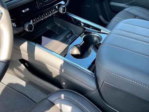 New 2026 Chevrolet Tahoe High Country image 8