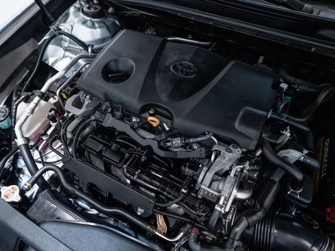 Used 2019 Toyota Camry LE FWD image 34