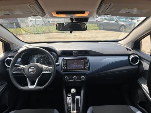 Used 2025 Nissan Versa SV FWD image 31