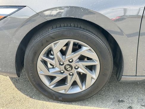 Used 2024 Hyundai Elantra SEL image 14