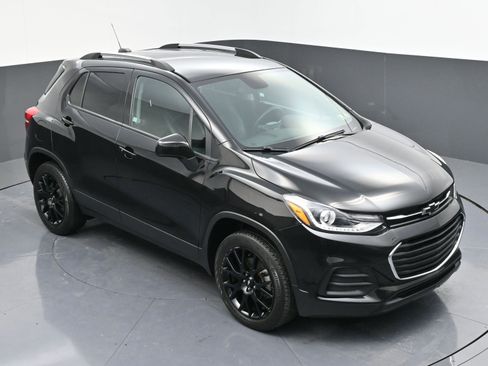 Used 2022 Chevrolet Trax LT w/ Midnight Edition image 41