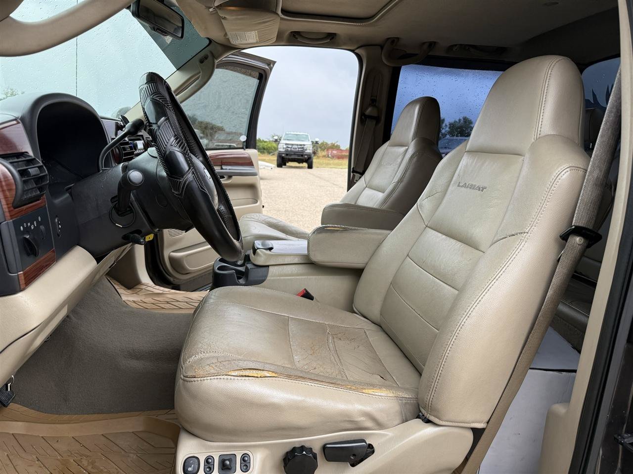 Used 2006 Ford F250 Lariat AWD/4WD image 13