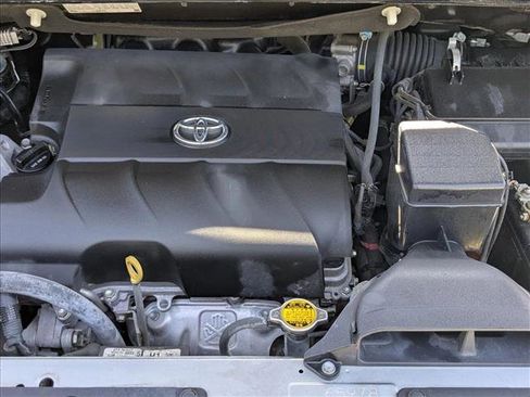 Used 2015 Toyota Sienna Limited image 25
