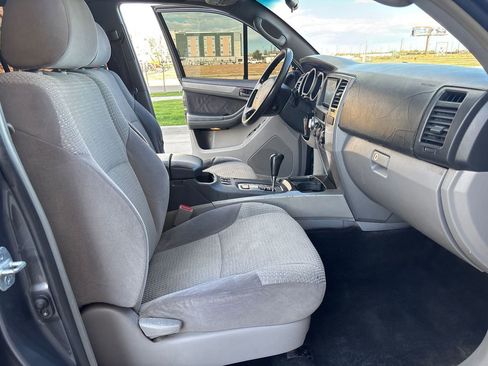 Used 2004 Toyota 4Runner SR5 image 21