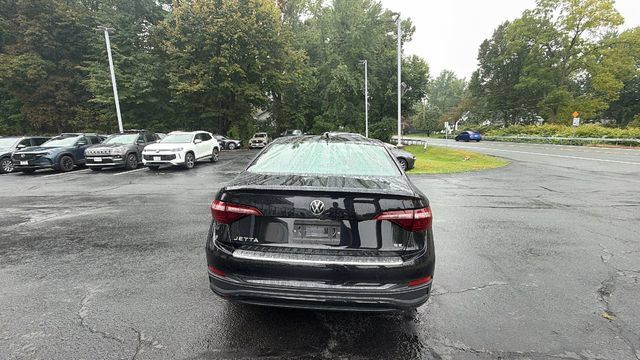 Used 2024 Volkswagen Jetta SE FWD image 6