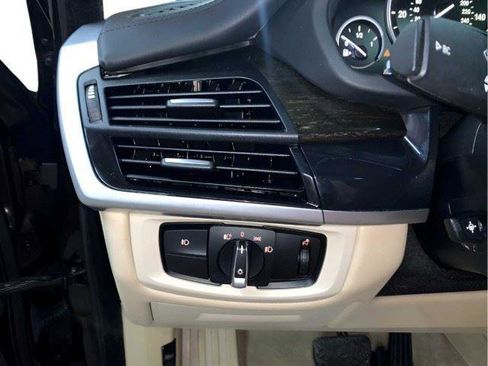 Used 2015 BMW X5 xDrive50i AWD/4WD image 31