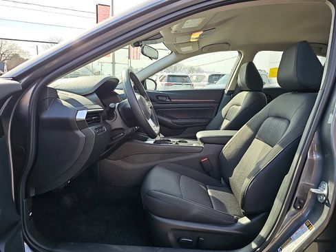 New 2026 Nissan Altima 2.5 SV image 9