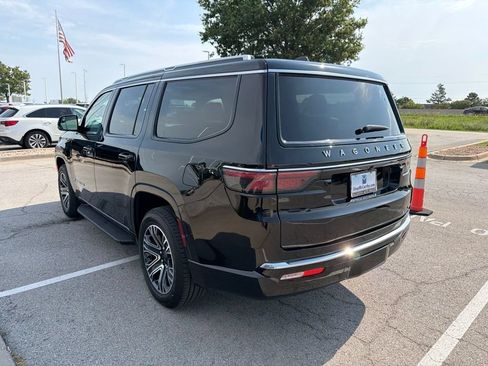 Used 2024 Jeep Wagoneer 4WD w/ Premium Group I image 5