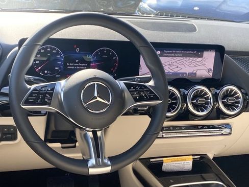 Certified 2025 Mercedes-Benz GLA 250 image 19