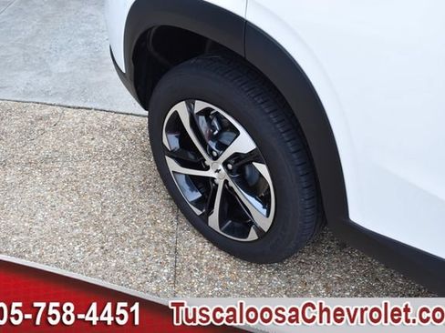 Used 2024 Chevrolet Trax RS w/ Driver Confidence Package FWD image 12